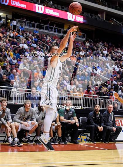 Thumbnail 2 in Desert Vista vs. Basha (AIA 6A Semifinal) photogallery.