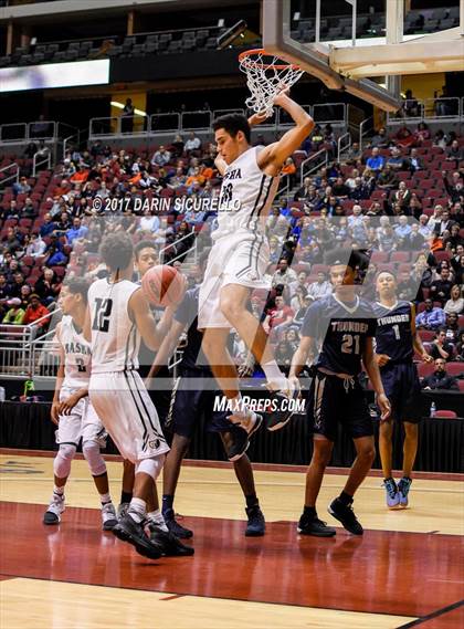 Thumbnail 3 in Desert Vista vs. Basha (AIA 6A Semifinal) photogallery.