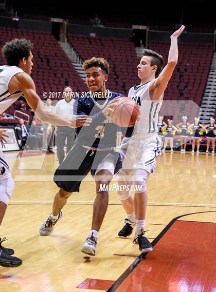 Thumbnail 3 in Desert Vista vs. Basha (AIA 6A Semifinal) photogallery.
