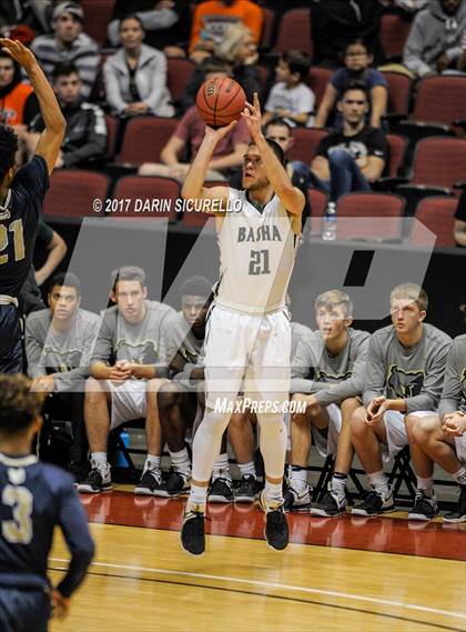 Thumbnail 3 in Desert Vista vs. Basha (AIA 6A Semifinal) photogallery.