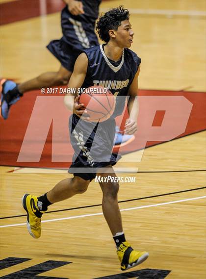 Thumbnail 2 in Desert Vista vs. Basha (AIA 6A Semifinal) photogallery.