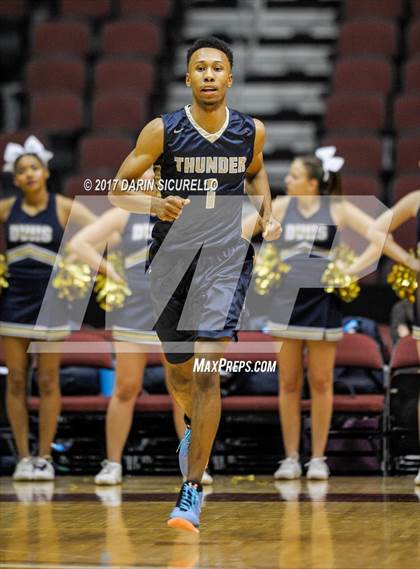 Thumbnail 1 in Desert Vista vs. Basha (AIA 6A Semifinal) photogallery.