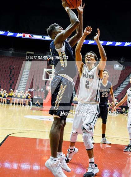 Thumbnail 3 in Desert Vista vs. Basha (AIA 6A Semifinal) photogallery.