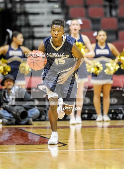 Thumbnail 3 in Desert Vista vs. Basha (AIA 6A Semifinal) photogallery.