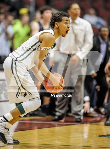 Thumbnail 3 in Desert Vista vs. Basha (AIA 6A Semifinal) photogallery.