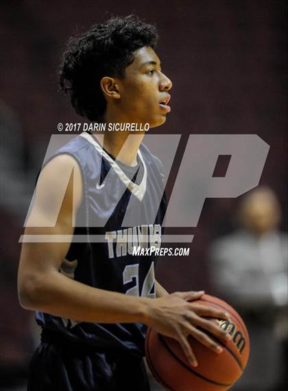 Thumbnail 1 in Desert Vista vs. Basha (AIA 6A Semifinal) photogallery.
