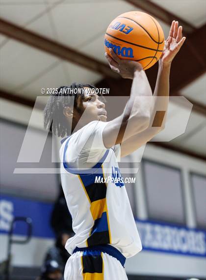 Thumbnail 2 in Bethesda Christian Academy vs. New Life Christian Academy (Dreamville Showcase) photogallery.