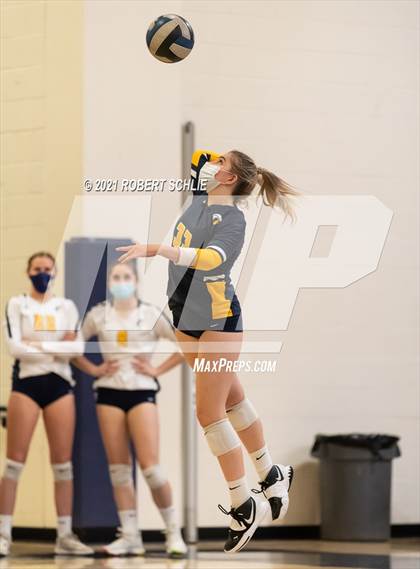 Thumbnail 3 in Oak Ridge vs Pleasant Grove (CIF SJS D1 Semifinal) photogallery.