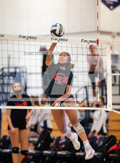 Thumbnail 3 in Oak Ridge vs Pleasant Grove (CIF SJS D1 Semifinal) photogallery.