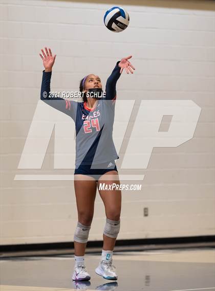 Thumbnail 2 in Oak Ridge vs Pleasant Grove (CIF SJS D1 Semifinal) photogallery.