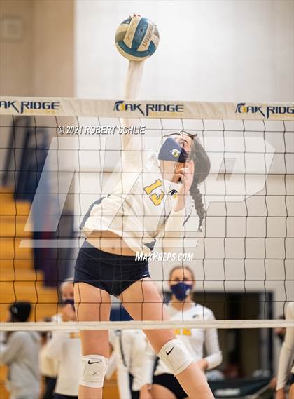 Thumbnail 2 in Oak Ridge vs Pleasant Grove (CIF SJS D1 Semifinal) photogallery.