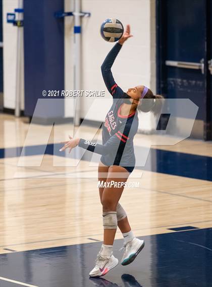 Thumbnail 3 in Oak Ridge vs Pleasant Grove (CIF SJS D1 Semifinal) photogallery.