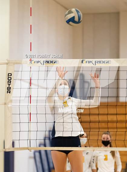 Thumbnail 1 in Oak Ridge vs Pleasant Grove (CIF SJS D1 Semifinal) photogallery.