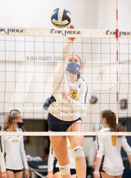 Thumbnail 3 in Oak Ridge vs Pleasant Grove (CIF SJS D1 Semifinal) photogallery.