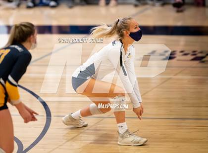 Thumbnail 3 in Oak Ridge vs Pleasant Grove (CIF SJS D1 Semifinal) photogallery.
