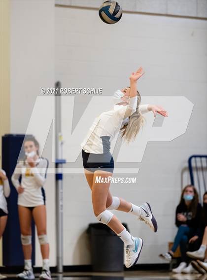 Thumbnail 2 in Oak Ridge vs Pleasant Grove (CIF SJS D1 Semifinal) photogallery.