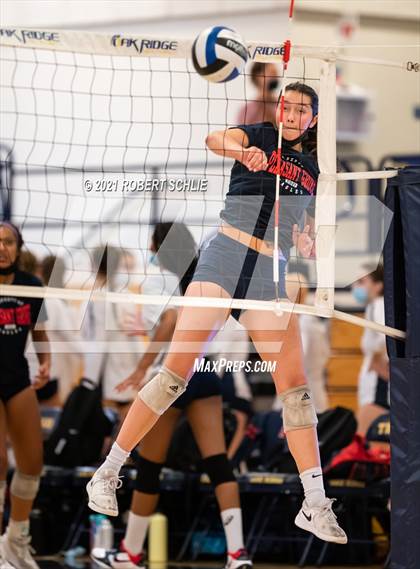 Thumbnail 3 in Oak Ridge vs Pleasant Grove (CIF SJS D1 Semifinal) photogallery.