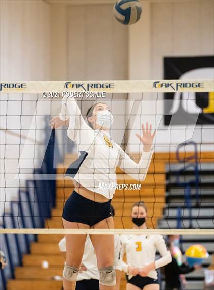 Thumbnail 3 in Oak Ridge vs Pleasant Grove (CIF SJS D1 Semifinal) photogallery.