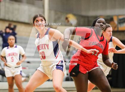 Thumbnail 3 in Liberty vs. Eaglecrest (Nike Central Valley Showdown) photogallery.