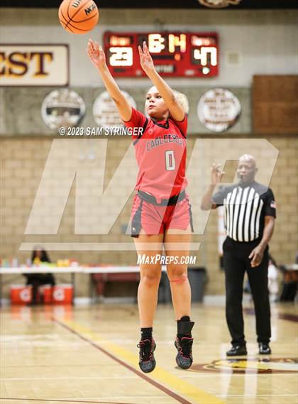 Thumbnail 3 in Liberty vs. Eaglecrest (Nike Central Valley Showdown) photogallery.