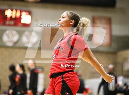 Thumbnail 3 in Liberty vs. Eaglecrest (Nike Central Valley Showdown) photogallery.