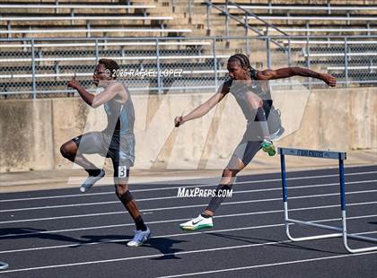 Thumbnail 3 in UIL 6A Track & Field Area 21&22 (300M Hurdles) photogallery.