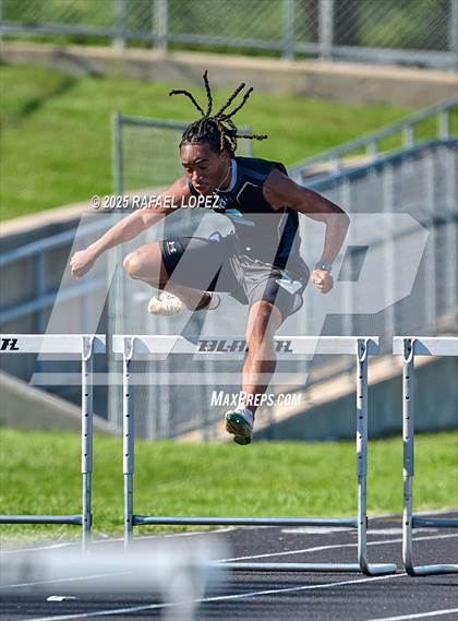 Thumbnail 2 in UIL 6A Track & Field Area 21&22 (300M Hurdles) photogallery.
