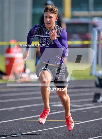Thumbnail 2 in UIL 6A Track & Field Area 21&22 (300M Hurdles) photogallery.