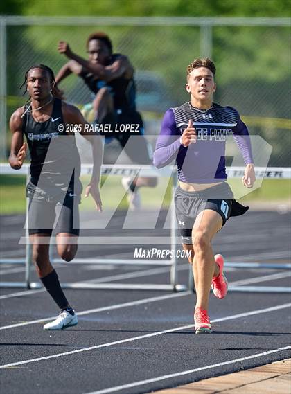 Thumbnail 3 in UIL 6A Track & Field Area 21&22 (300M Hurdles) photogallery.
