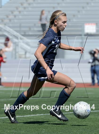 Thumbnail 2 in La Canada vs. St. Margaret's (CIF SS D5 Final) photogallery.