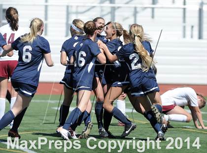 Thumbnail 3 in La Canada vs. St. Margaret's (CIF SS D5 Final) photogallery.