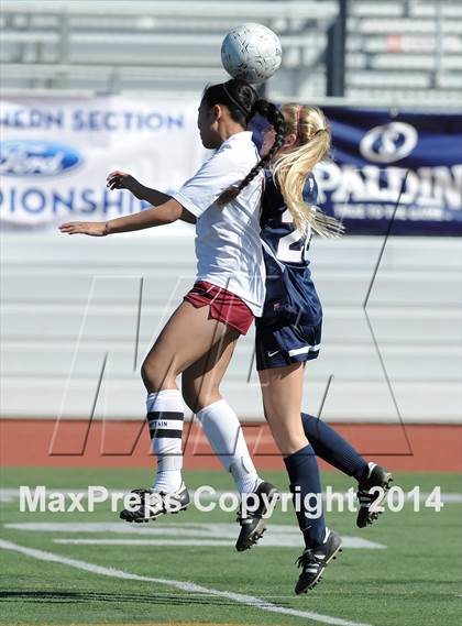 Thumbnail 2 in La Canada vs. St. Margaret's (CIF SS D5 Final) photogallery.