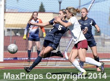 Thumbnail 3 in La Canada vs. St. Margaret's (CIF SS D5 Final) photogallery.