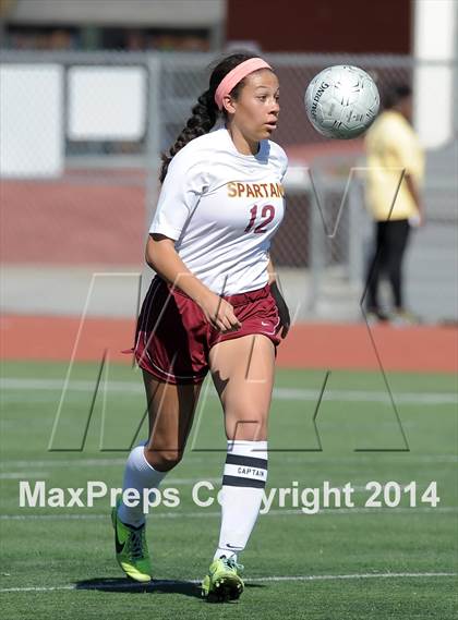 Thumbnail 2 in La Canada vs. St. Margaret's (CIF SS D5 Final) photogallery.