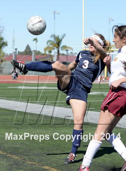 Thumbnail 2 in La Canada vs. St. Margaret's (CIF SS D5 Final) photogallery.