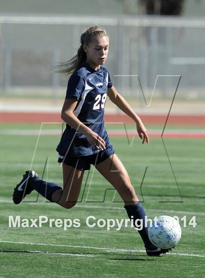 Thumbnail 3 in La Canada vs. St. Margaret's (CIF SS D5 Final) photogallery.