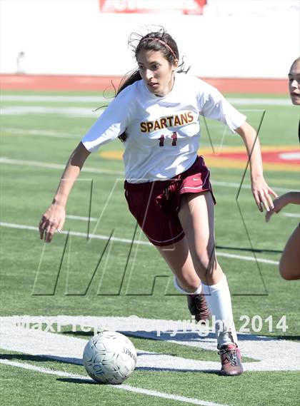 Thumbnail 3 in La Canada vs. St. Margaret's (CIF SS D5 Final) photogallery.