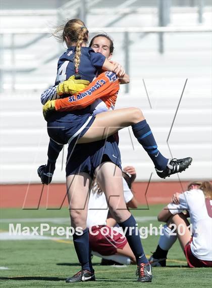 Thumbnail 3 in La Canada vs. St. Margaret's (CIF SS D5 Final) photogallery.