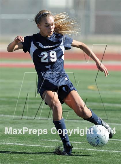 Thumbnail 2 in La Canada vs. St. Margaret's (CIF SS D5 Final) photogallery.
