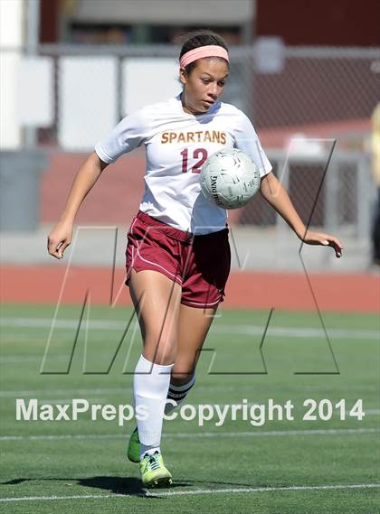 Thumbnail 3 in La Canada vs. St. Margaret's (CIF SS D5 Final) photogallery.