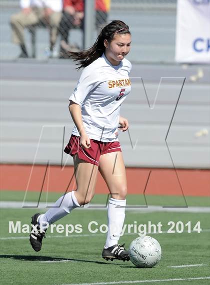 Thumbnail 2 in La Canada vs. St. Margaret's (CIF SS D5 Final) photogallery.