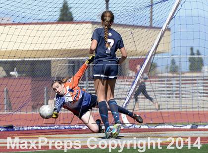 Thumbnail 3 in La Canada vs. St. Margaret's (CIF SS D5 Final) photogallery.
