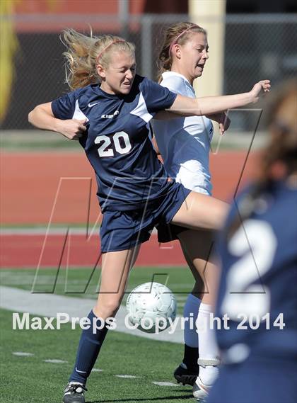 Thumbnail 2 in La Canada vs. St. Margaret's (CIF SS D5 Final) photogallery.