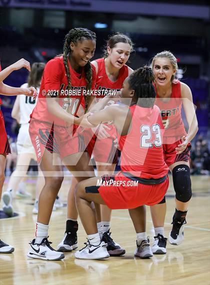 Thumbnail 3 in Cedar Park vs. Liberty (UIL 5A Final) photogallery.
