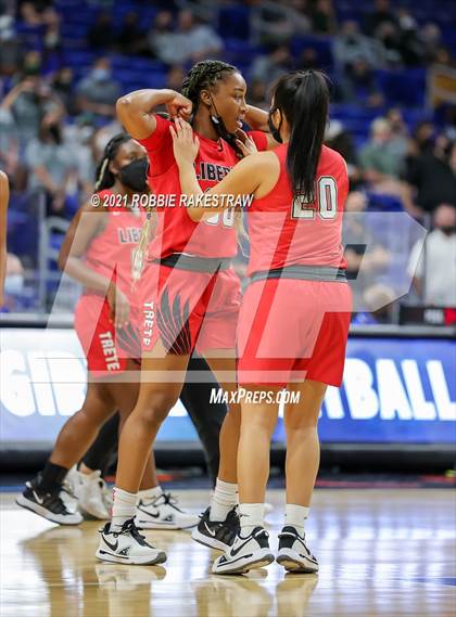 Thumbnail 3 in Cedar Park vs. Liberty (UIL 5A Final) photogallery.