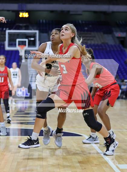 Thumbnail 3 in Cedar Park vs. Liberty (UIL 5A Final) photogallery.