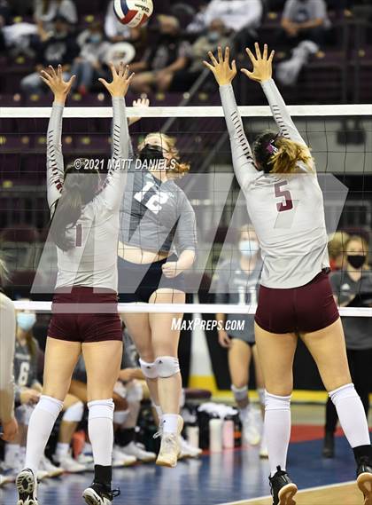 Thumbnail 3 in Palmer Ridge @ Palisade (CHSAA 4A Playoff) photogallery.