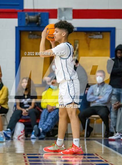 Thumbnail 2 in New Life Christian Academy vs Terry Sanford (MLK Dream Jam at Terry Sanford) photogallery.