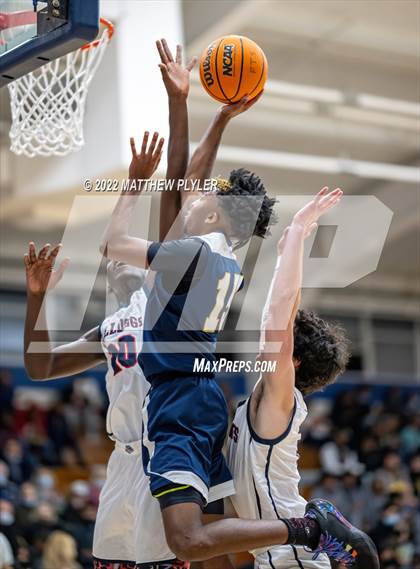Thumbnail 3 in New Life Christian Academy vs Terry Sanford (MLK Dream Jam at Terry Sanford) photogallery.