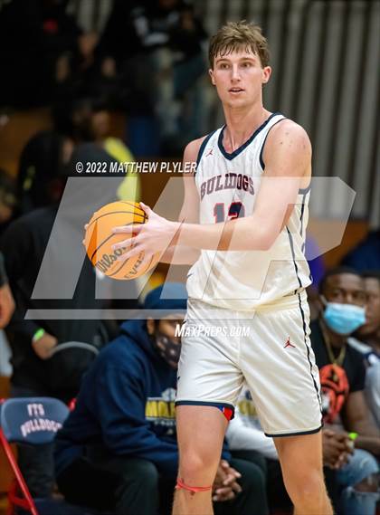 Thumbnail 1 in New Life Christian Academy vs Terry Sanford (MLK Dream Jam at Terry Sanford) photogallery.